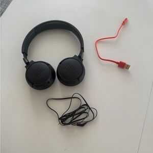 JBL Black On-Ear Wireless Headphones with Red Cable